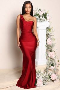 Unleash your inner goddess with our stunning mermaid dresses for women. Flattering silhouettes, luxurious fabrics, and a touch of magic for unforgettable elegance.