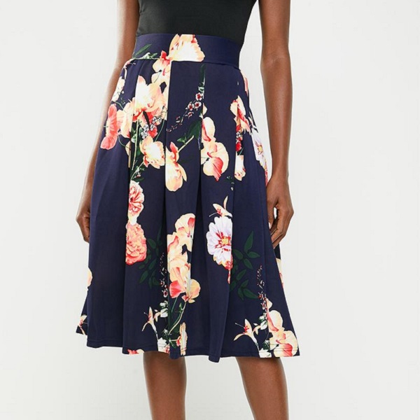 Uncover the charm of flare skirts