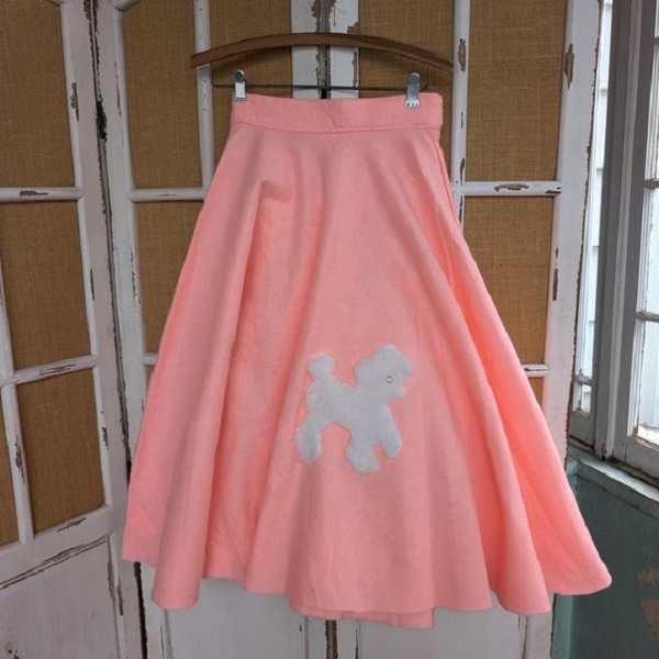 Learn to create a classic poodle skirt 