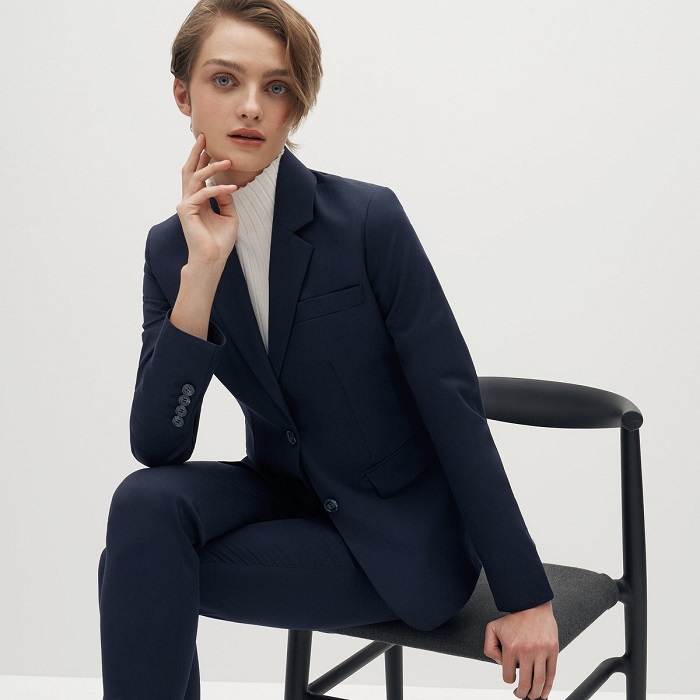 The Ultimate Guide to Navy Blue Suit Fashion