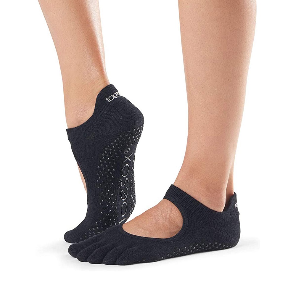 barre-grippy-socks