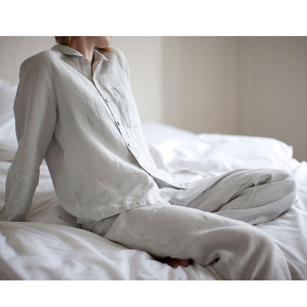 linen-pyjamas-dove-grey-lean-bed