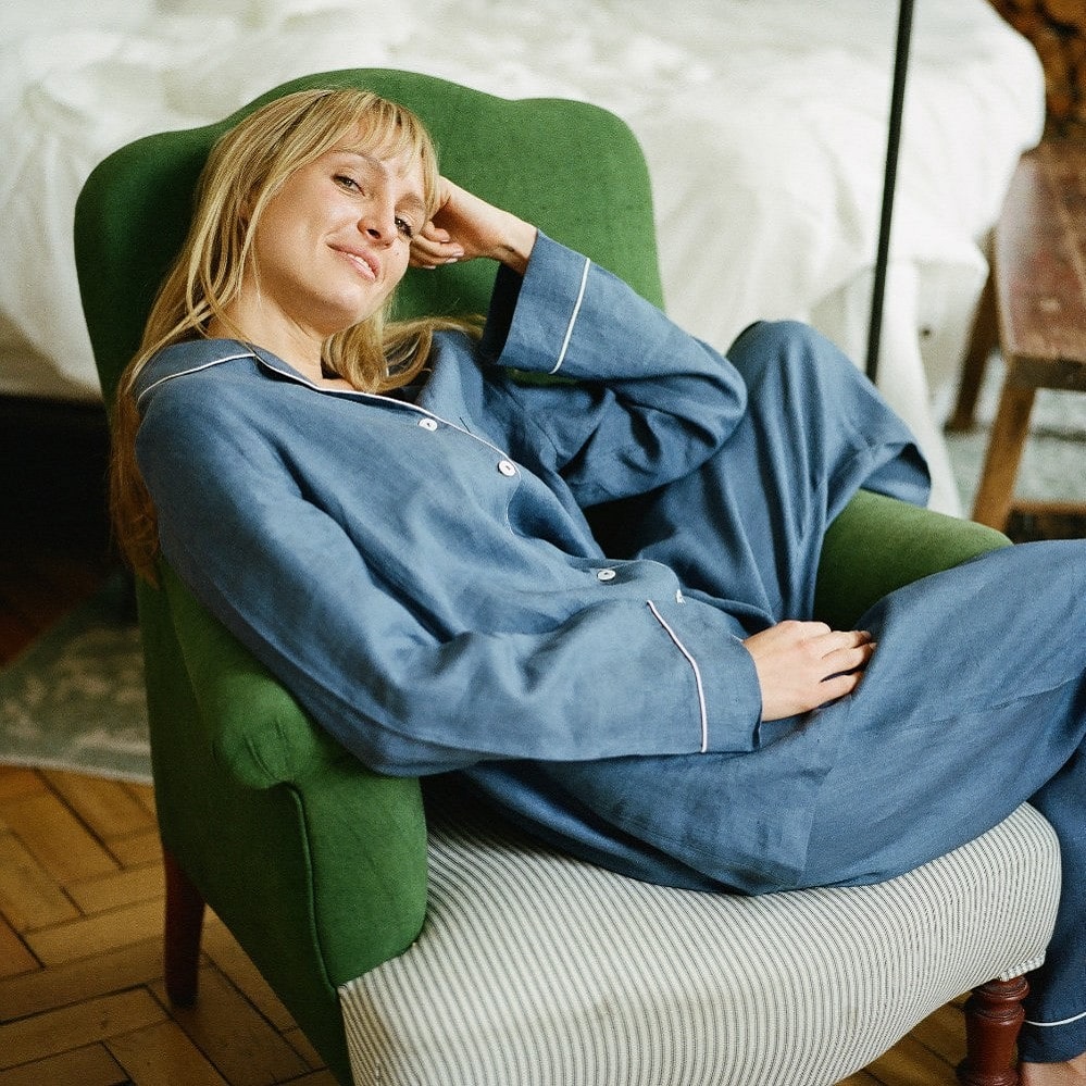 piglet-in-bed-trouser-set-pyjamas-blueberry