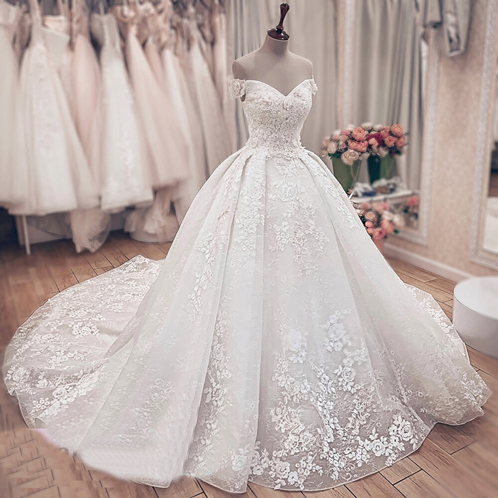Ball-Gown-Wedding-Dress