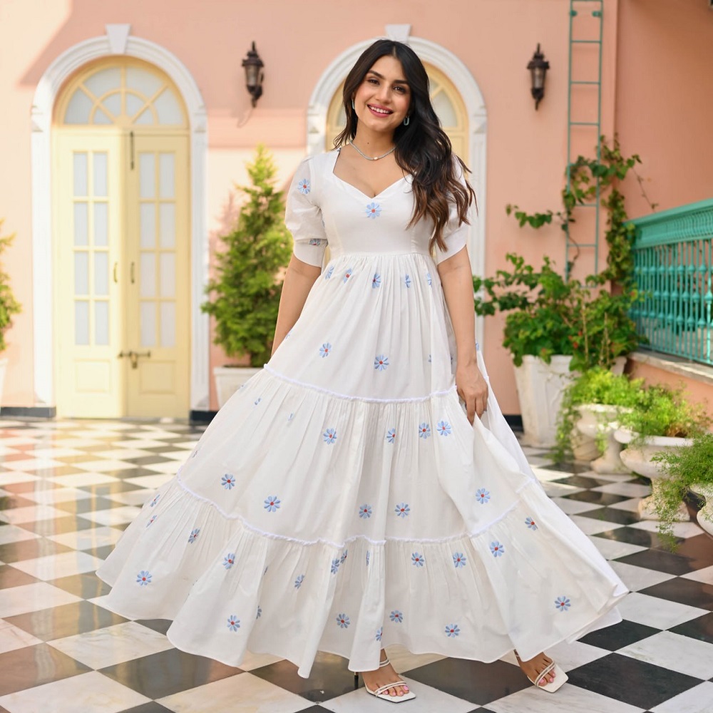 Gown for Women: Trends to Elevate Your Evening Wardrobe